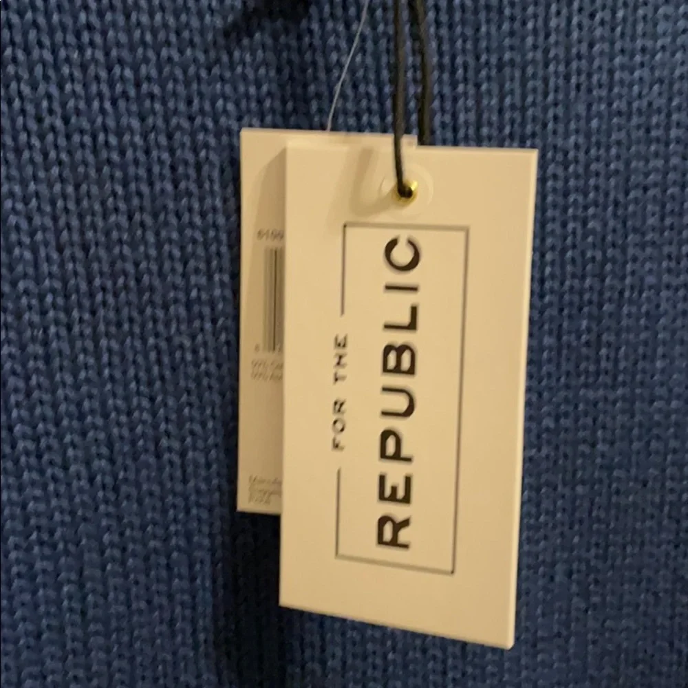 For The Republic Rich Navy Blue Cut Off Crop Sweater XS - Picture 2 of 5